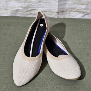 Amazon Essentials Cream and Tan Loafers